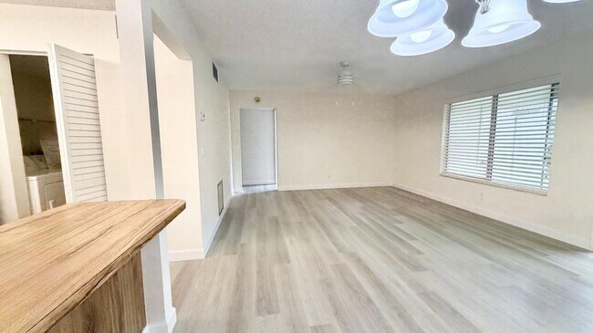Foto del edificio - 4877 Sable Pine Cir