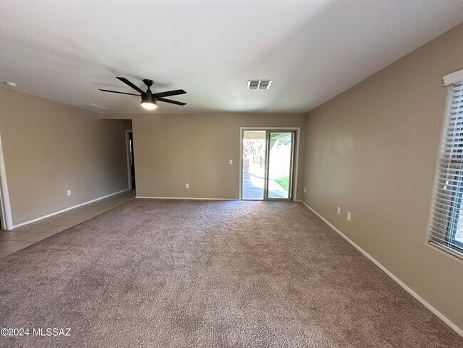 Foto del edificio - 6258 W Yew Pine Way