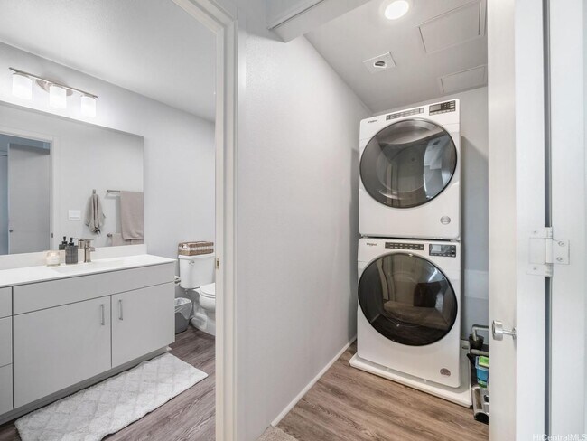 Foto del edificio - Modern 1-Bedroom Smart Home Condo in Ho'op...