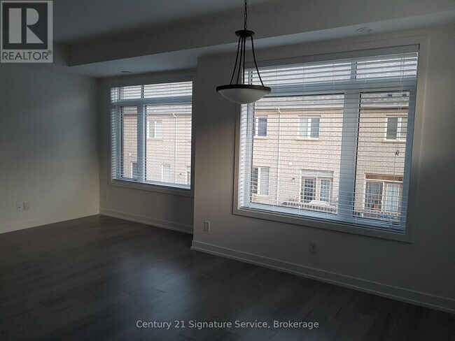 Building Photo - 3062 Sixth Line