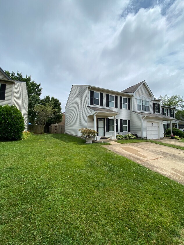 Primary Photo - 3993 Roebling Ln