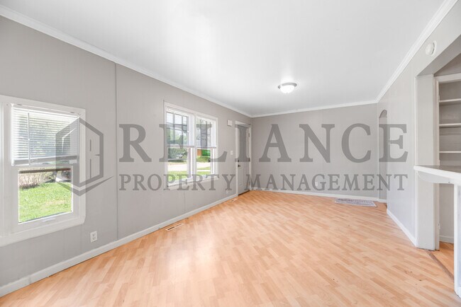 Foto del edificio - 639 Harding St
