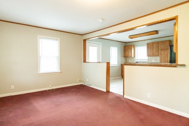 Building Photo - Dishwasher Included
