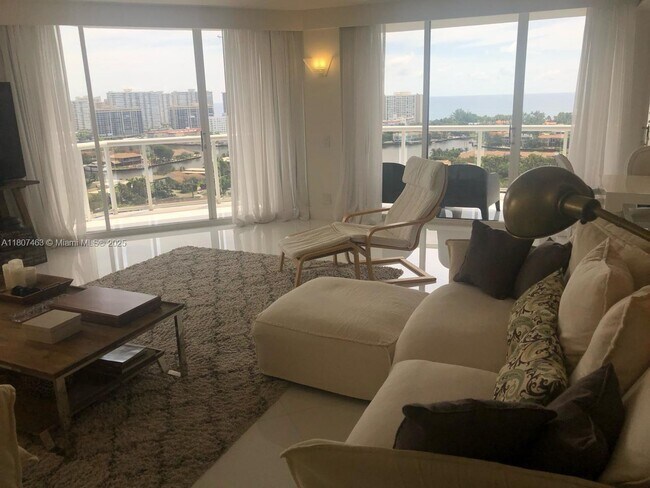 Building Photo - 3640 Yacht Club Dr