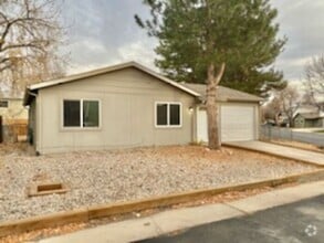 Building Photo - 818 Tracey Pkwy