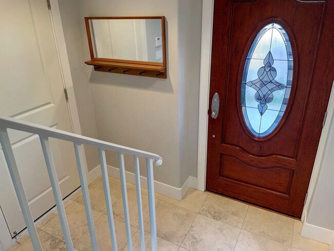 Foto del edificio - Tri-Level 3 Bed, 3 Bath Bernal Heights Tow...
