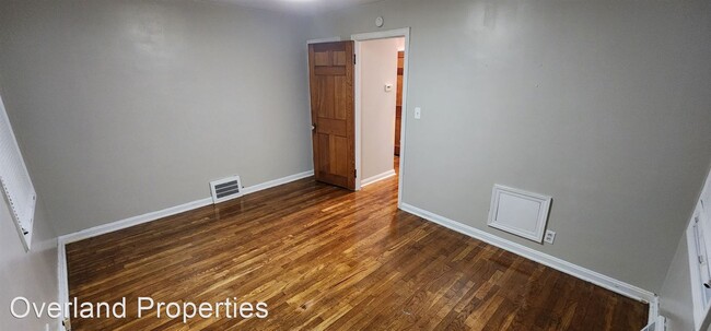 Building Photo - 3 br, 2 bath House - 335 E 232nd St