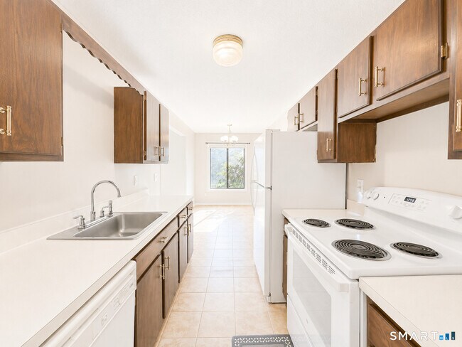 Foto del edificio - 10 Woodsedge Dr