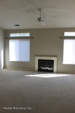 Building Photo - 10261 Point Reyes Cir