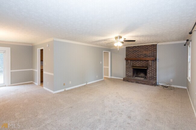Building Photo - 463 Daisy Trail
