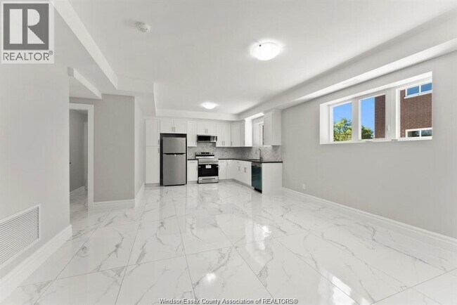 Photo du bâtiment - 2270 Daytona Ave