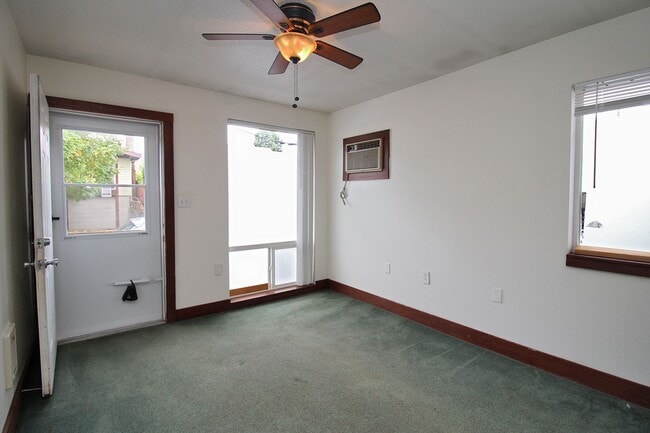 Foto del edificio - 6630-6630 NE Garfield Ave.