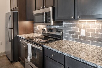 1 BR, 1 BA - 744 SF - The Hudson on Lake Travis (WATERFRONT!)