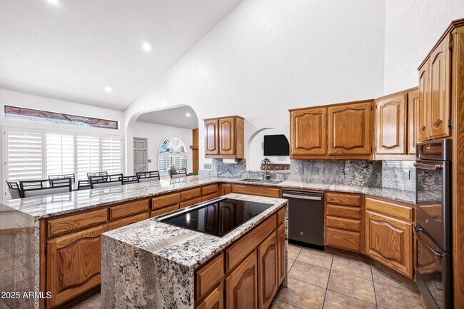 Building Photo - 322 E Gary Cir