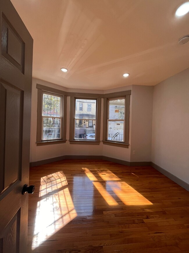 Foto del edificio - 206 Myrtle Ave