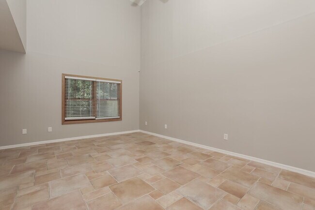 Foto del edificio - 2253 Heathwood Cir