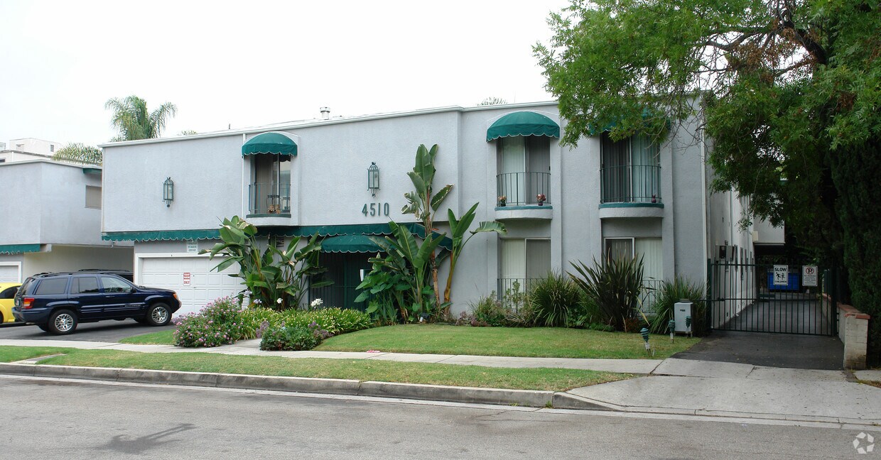 Foto del edificio - 4510-4520 Colbath Ave