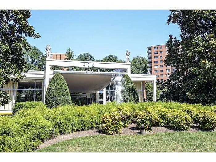 Foto principal - 4201 Cathedral Ave NW