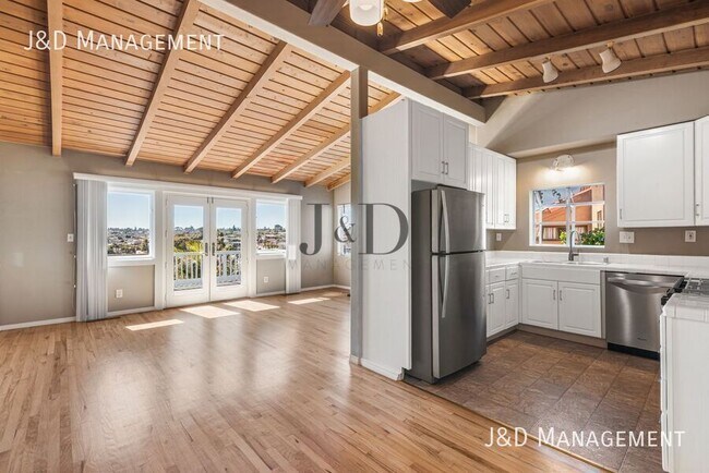 Building Photo - 3419 Russell St