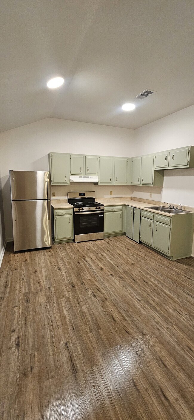 Foto del edificio - 285 Hickory Rd