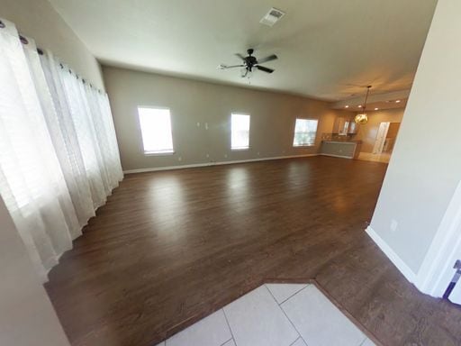 Foto del edificio - Beautiful Home with Everything in the Windcrest Gardens!