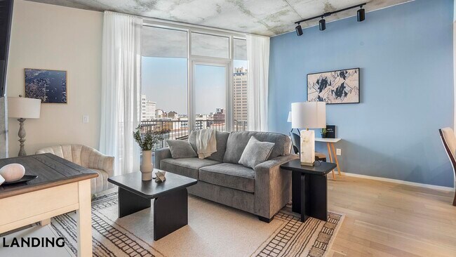 Building Photo - 143 E Commerce St