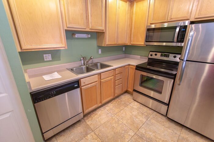 Primary Photo - 4354 N 82nd St