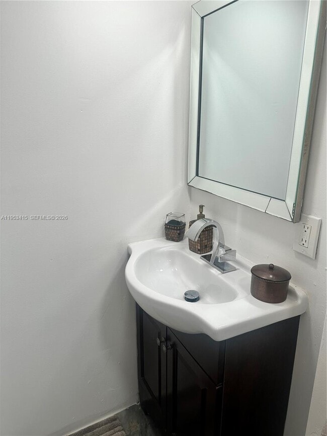 Foto del edificio - 1044 SW 145 Ct