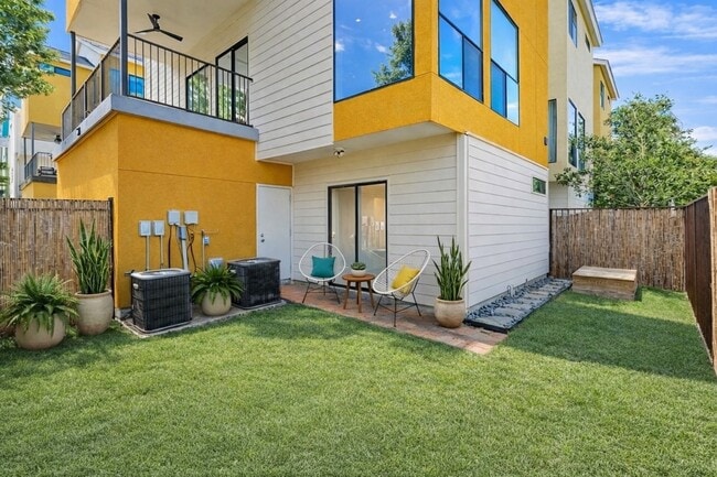 Foto del edificio - 4302 Spencer St