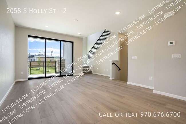 Foto del edificio - Brand New Row Home near DU close to I-25 a...