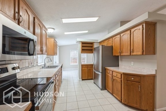 Foto del edificio - 24644 Lawson Rd