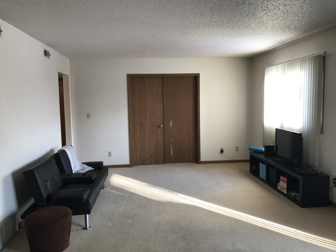 Primary Photo - 702 Westwinds Dr