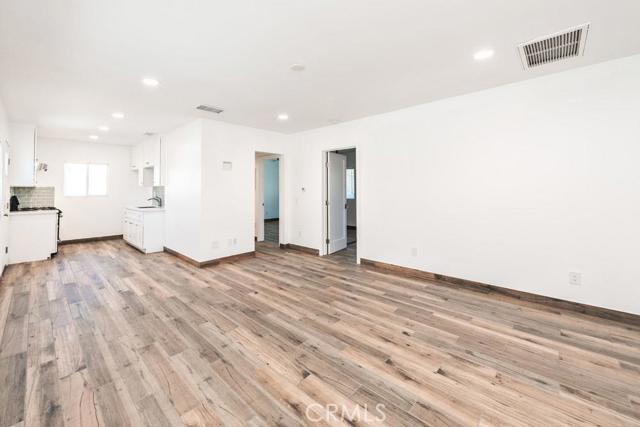 Foto del edificio - 555 N Olive St