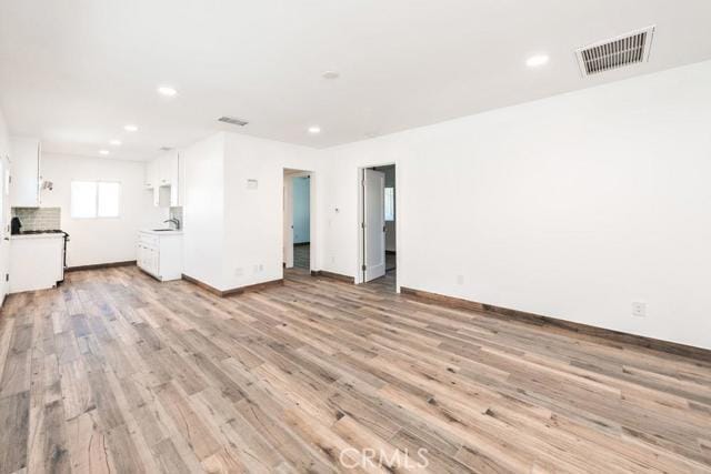 Building Photo - 555 N Olive St