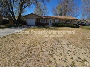 Building Photo - 208 Maple Dr