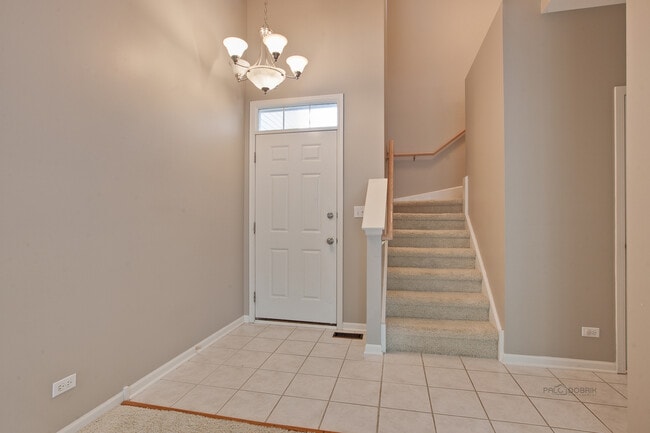 Building Photo - 1435 N Pinehurst Dr