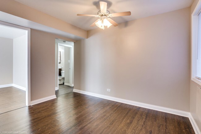 Building Photo - 8237 S Drexel Ave