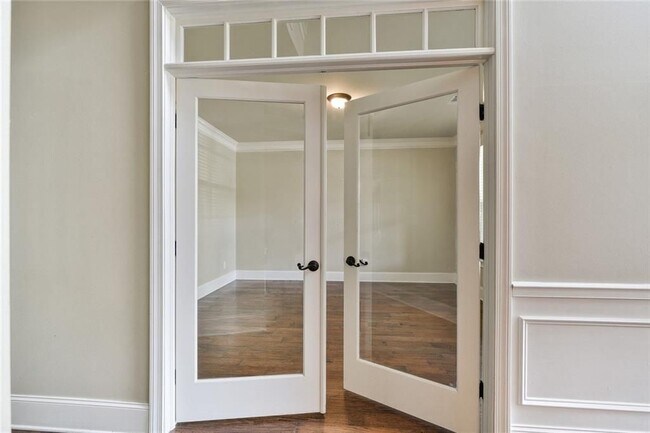 Foto del edificio - 4530 Fernbrook Pl