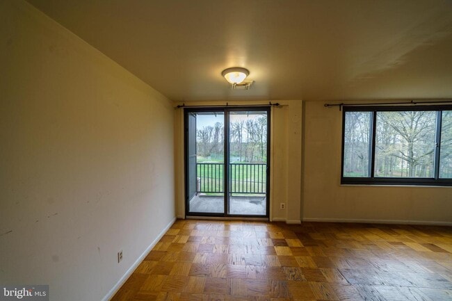 Foto del edificio - 3450 Toledo Terrace