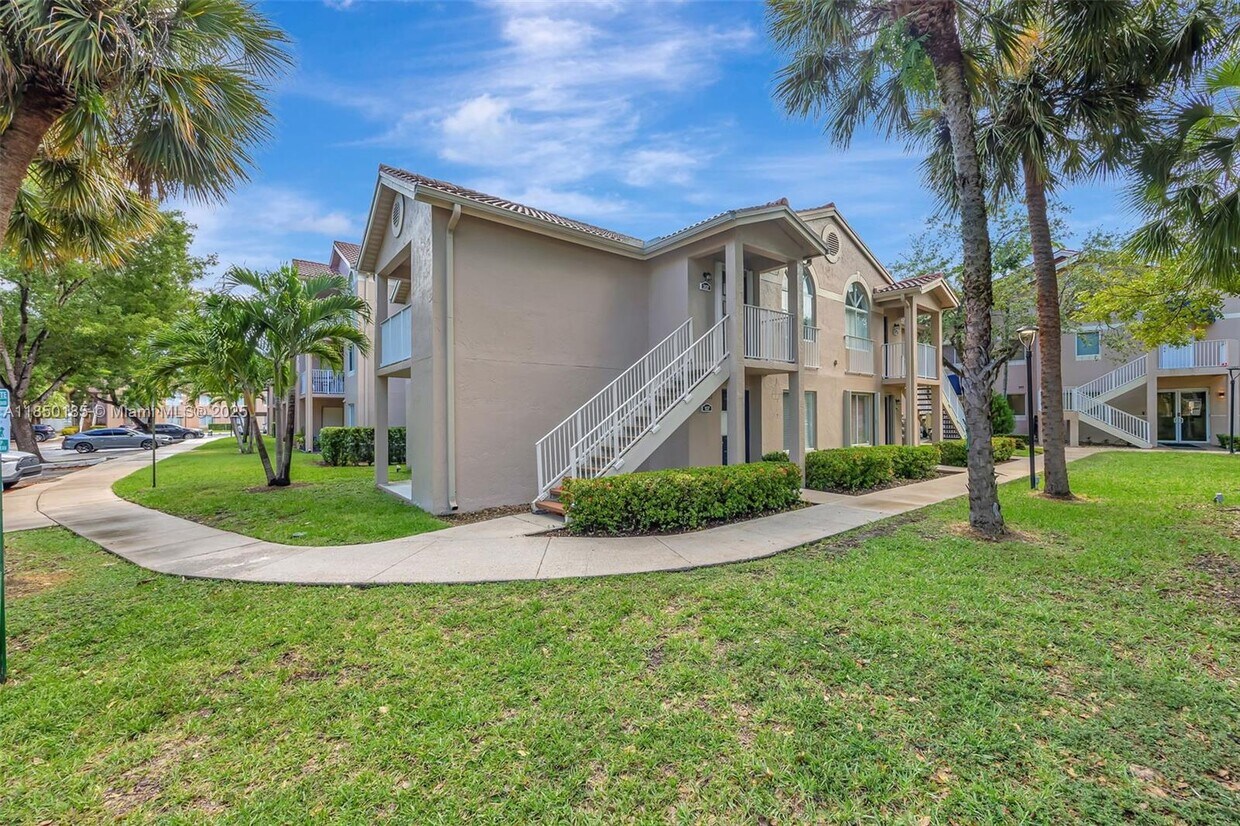 Primary Photo - 10630 SW 157th Ct