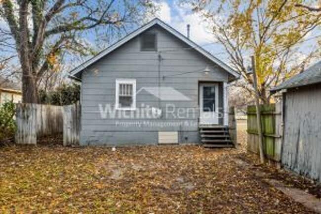 Building Photo - 3 bedroom 1 bath home