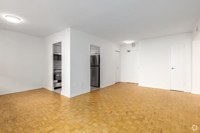 1BR, 1BA - 662SF - Dining/Living Room - 30 High Street East