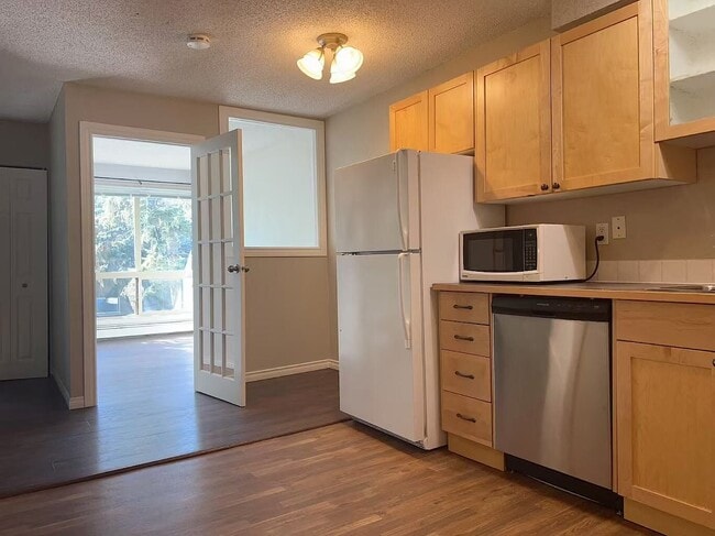 Building Photo - Cozy 1 Bedroom suite in Bankview available from Dec 1st