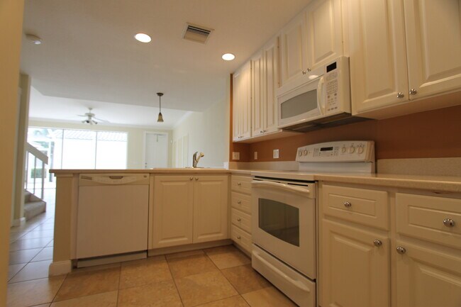 Building Photo - ** VILLAGE WALK OF BONITA SPRINGS ** Pet Friendly - 3/3 Resort Style Living