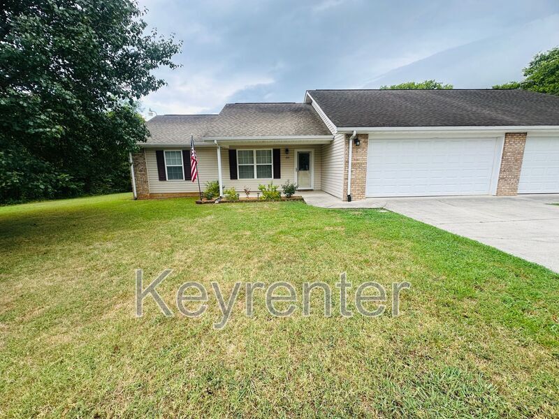 Primary Photo - 253 Dumplin Ln