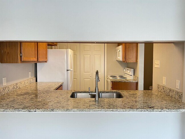 Building Photo - 1815 Briarcreek Blvd