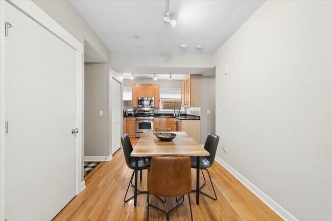 Foto del edificio - 2541 Prairie Ave