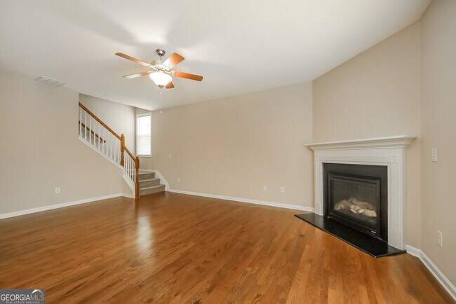 Building Photo - 529 Crestmont Ln