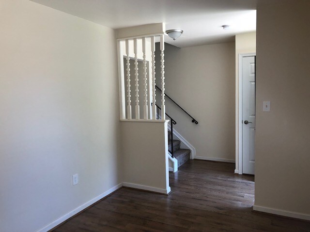 Building Photo - 2115 Monaghan Dr
