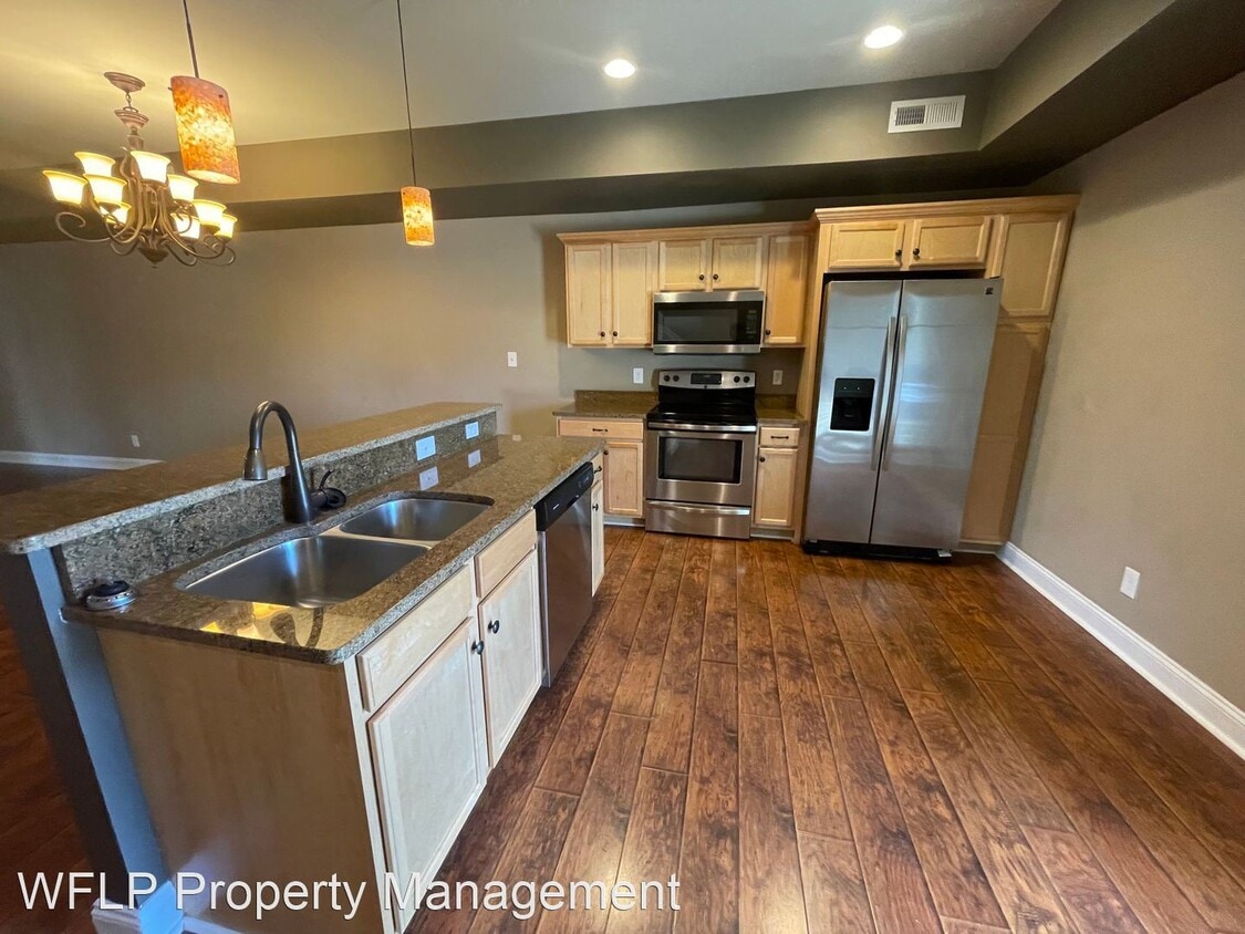 Primary Photo - 3 br, 2.5 bath House - 129 Portico St